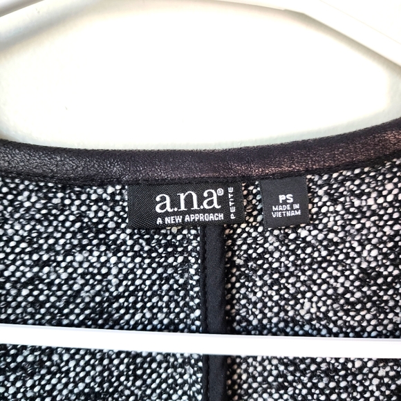 A.N.A. Petite Tweed Jacket Size Small - Picture 4 of 9